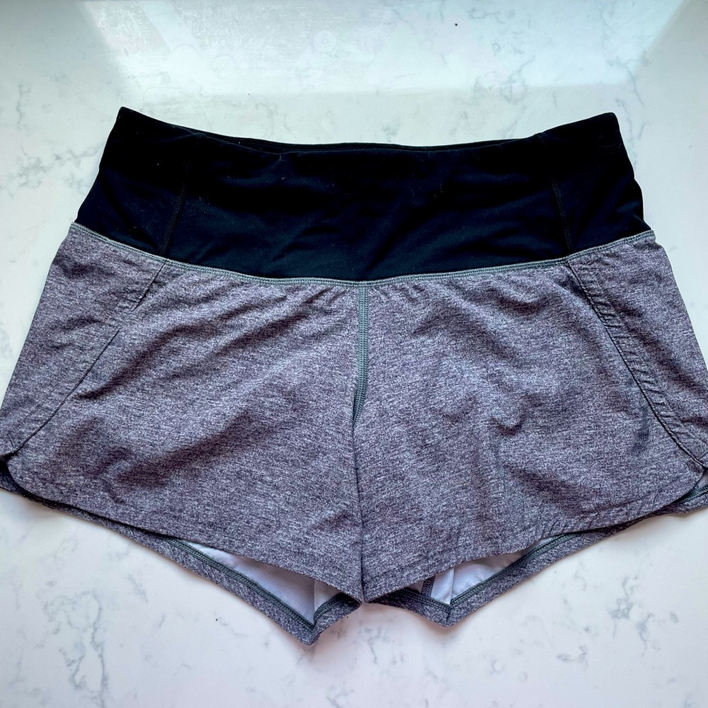 Lululemon Speed Up Shorts 2.5 Inch Size:2